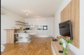 Apartment White Gardenia